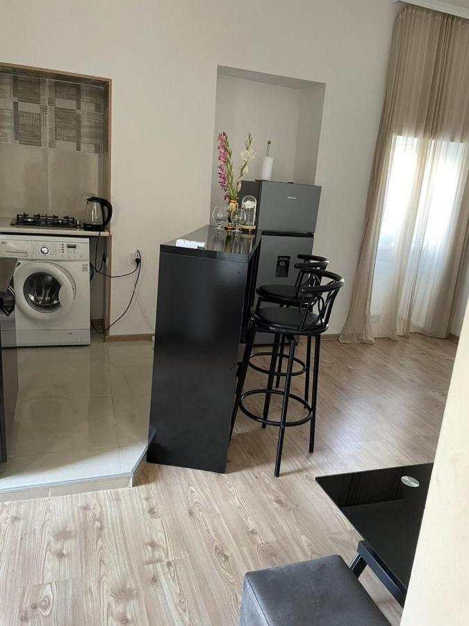 Nana Apartment Tbilisi Buitenkant foto