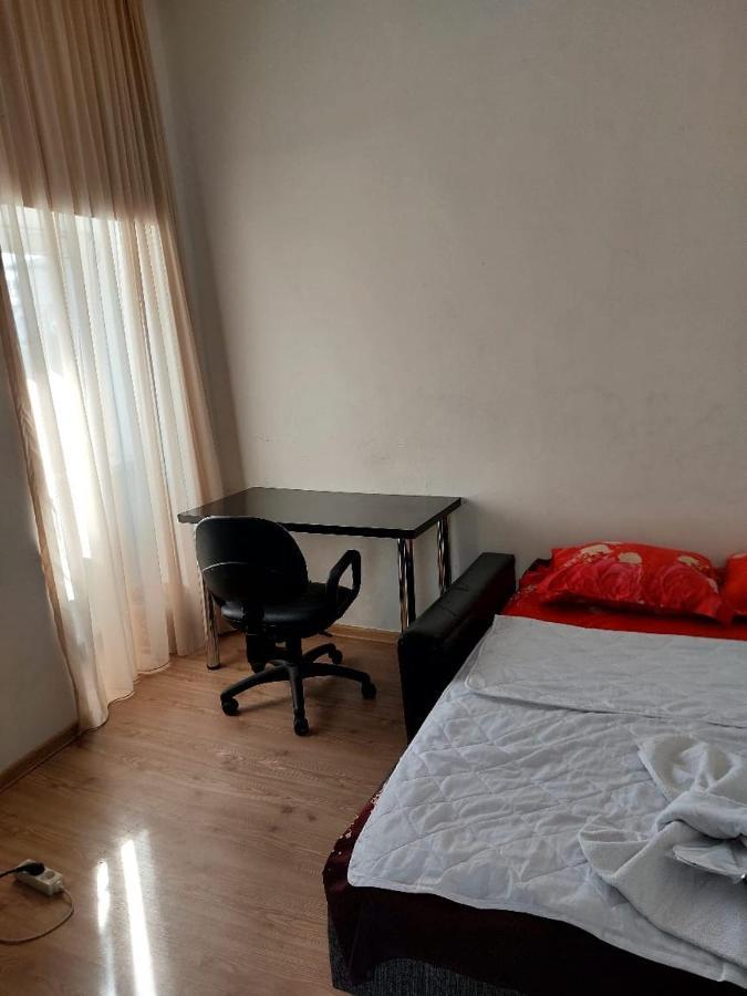 Nana Apartment Tbilisi Buitenkant foto