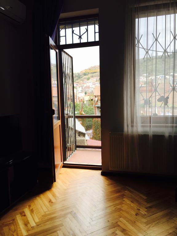 Nana Apartment Tbilisi Buitenkant foto
