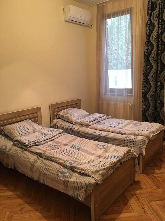 Nana Apartment Tbilisi Buitenkant foto