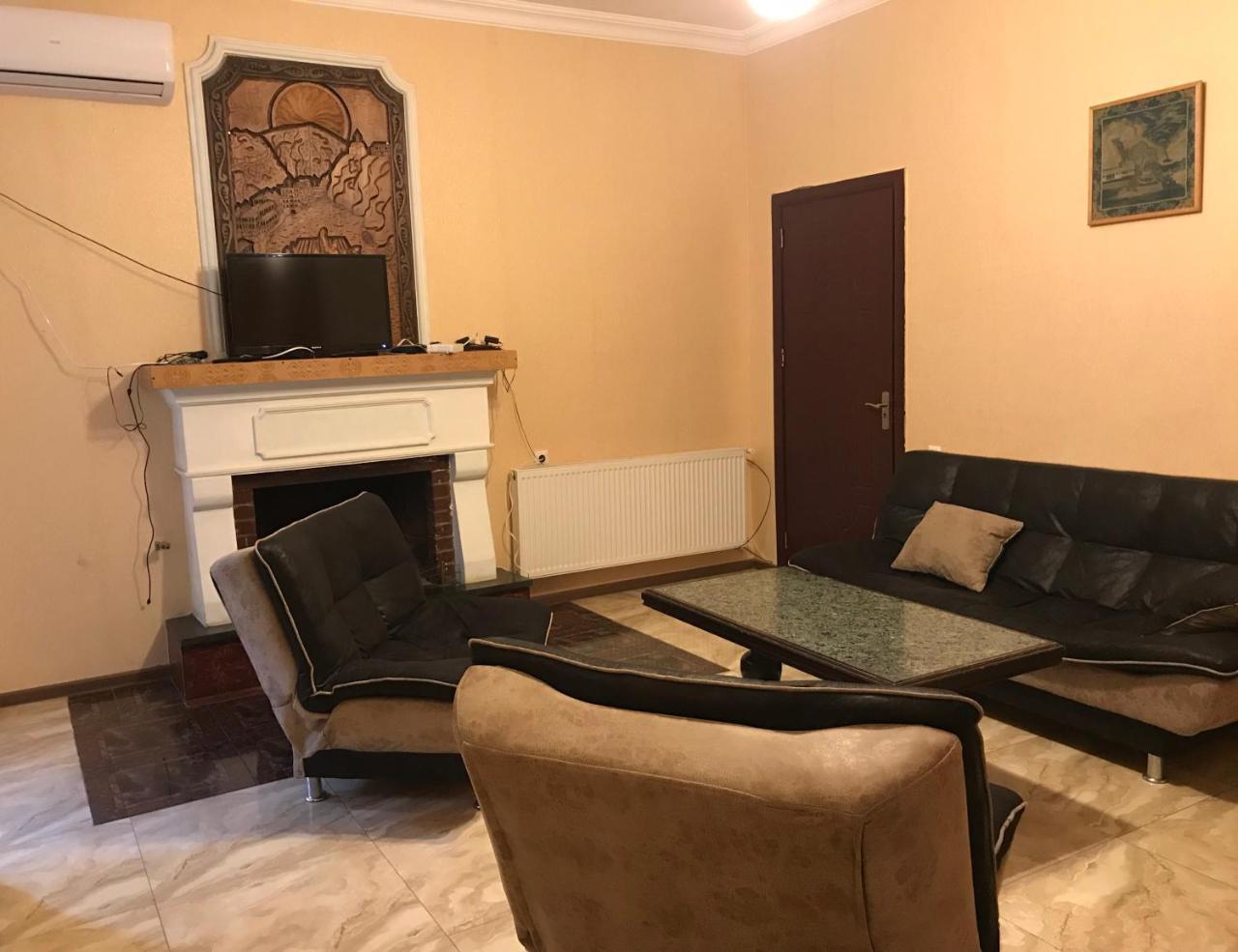 Nana Apartment Tbilisi Buitenkant foto