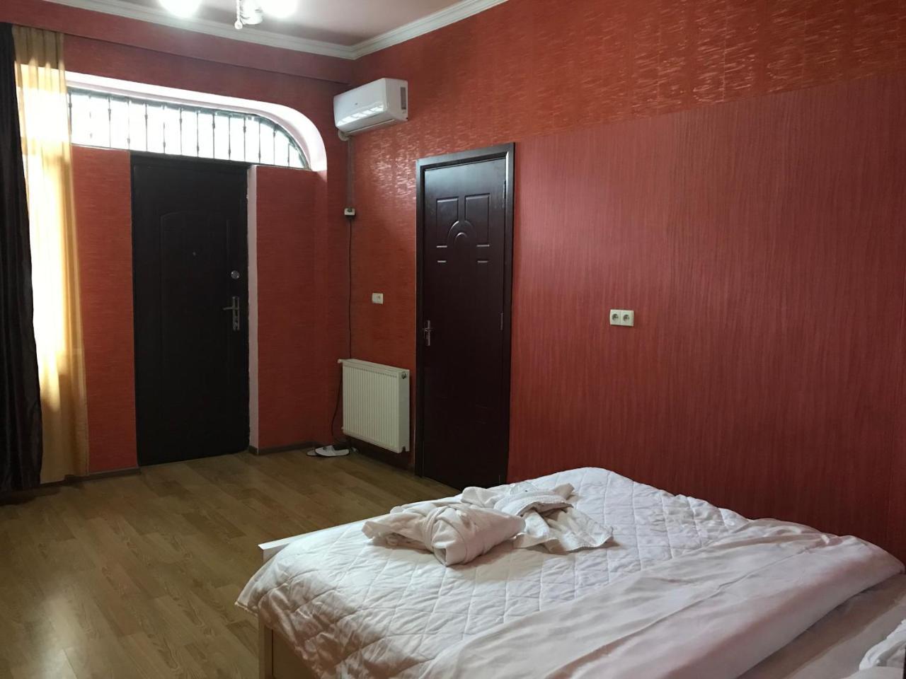 Nana Apartment Tbilisi Buitenkant foto