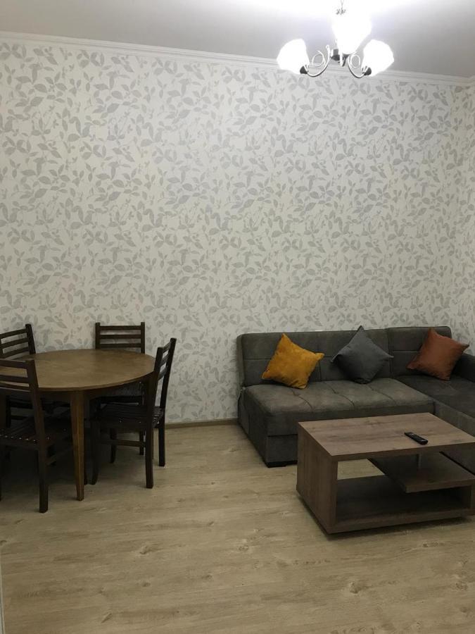 Nana Apartment Tbilisi Buitenkant foto
